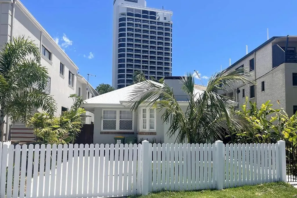 Beach House 100Ms To Beach Freshly Renovated All New Appliances Gold Coast Australia