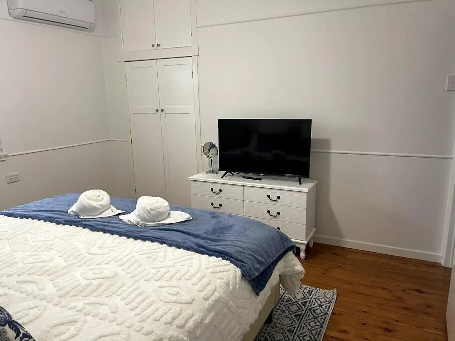 Holiday home Beach House 100Ms To Beach Freshly Renovated All New Appliances Gold Coast