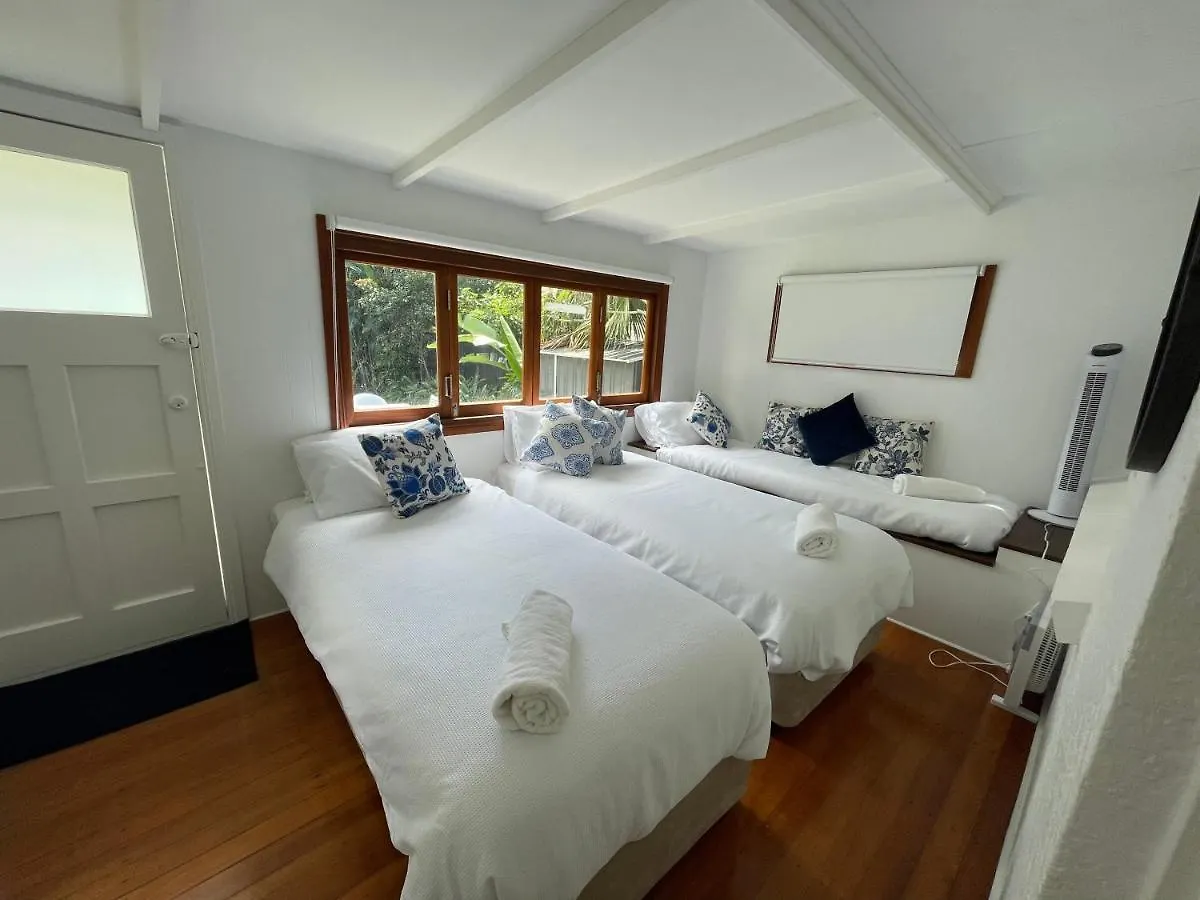 Beach House 100Ms To Beach Freshly Renovated All New Appliances Gold Coast Holiday home